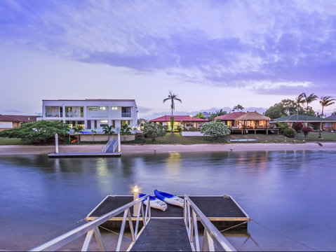 Riviera Waters Broadbeach - Vogue Holiday Homes - Accommodation Brisbane 2