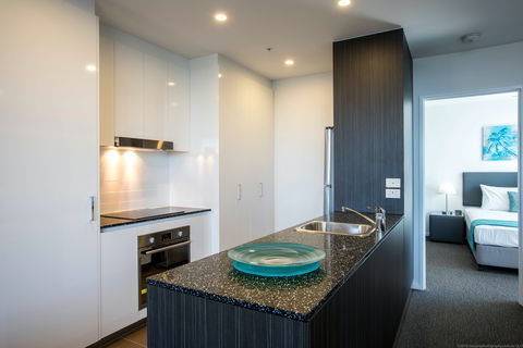 Synergy  Broadbeach - Accommodation Brisbane 2