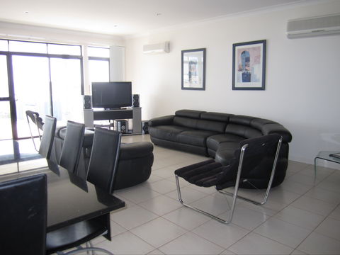 The Waterfront Dolphin - Accommodation Brisbane 0