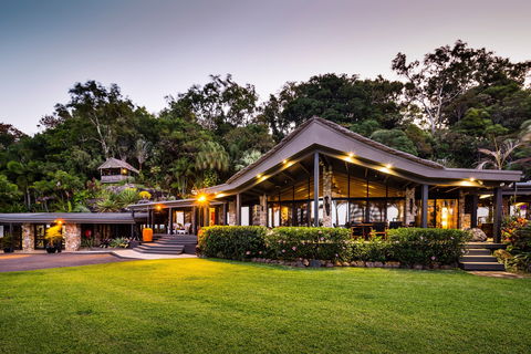Trinity Beach Palace - Accommodation Brisbane 1