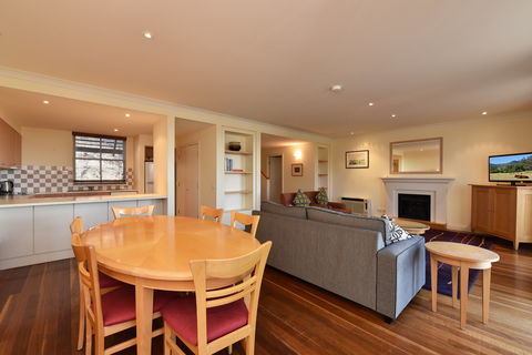 Villa Chambourcin - Accommodation Brisbane 2