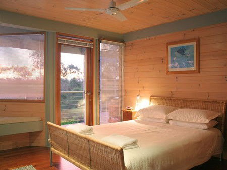 Bombah Point Eco Cottages - Accommodation Brisbane 1