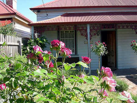 Airleigh - Rose Cottage - Accommodation Brisbane 0