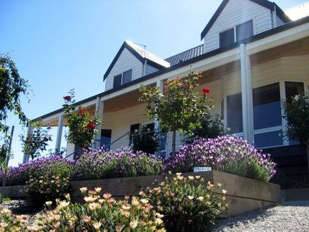 Canadian Lodge - Accommodation Brisbane 0