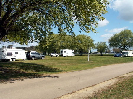 Sale Showground Caravan And Motorhome Park - Accommodation Brisbane 1