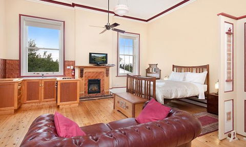 Annesley House - Accommodation Brisbane 4