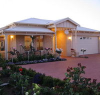 Sussex on Willis Cove Bed and Breakfast - Accommodation Brisbane