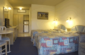 In Town Motor Inn - Accommodation Brisbane 2