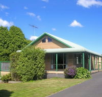 Black Dolphin Seaside Cottage - Accommodation Brisbane