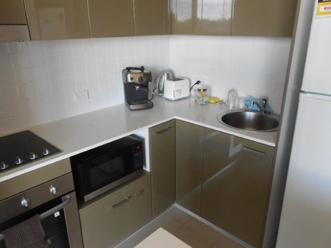 Canberra Wide Apartments - Metropolitan - Accommodation Brisbane 4
