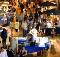 Surfers Paradise Beachfront Markets - Accommodation Brisbane