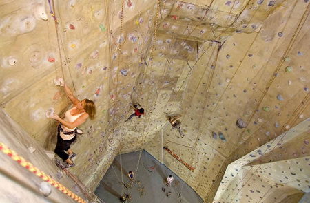 Cliffhanger Climbing Gym - Accommodation Brisbane 3