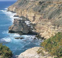 Island Rock and Natural Bridge - Accommodation Brisbane