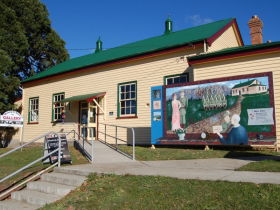 Sheffield TAS Accommodation Brisbane
