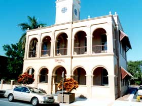 Mackay Town Hall - Accommodation Brisbane 0