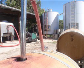 Cannibal Creek Vineyard - Accommodation Brisbane 3