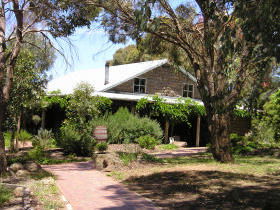 St Anne's Vineyard - Myrniong - Accommodation Brisbane 0