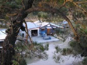 Pyramids Road Wines - Accommodation Brisbane 0