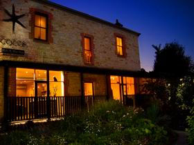 Cocos Hair And Day Spa - Accommodation Brisbane 0