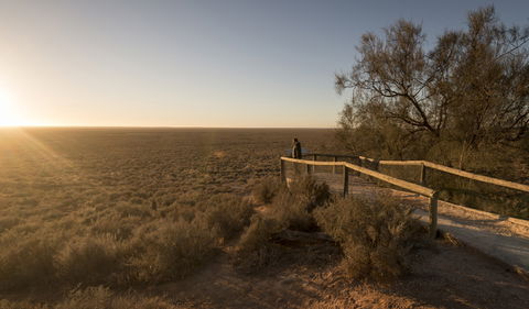 Mungo Lookout - Accommodation Brisbane 0
