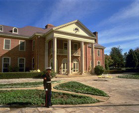 United States Of America, Embassy Of The - Accommodation Brisbane 1