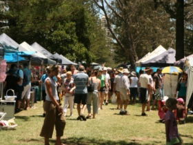 Broadbeach Art And Craft Markets - Accommodation Brisbane 1
