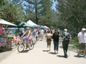 Broadbeach Art And Craft Markets - Accommodation Brisbane 2