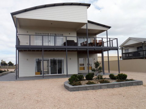 Ocean Swell - Accommodation Brisbane 2