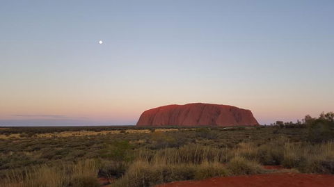 Uluru (Ayers Rock) Sunset With Outback Barbecue Dinner And Star Tour - Accommodation Brisbane 2