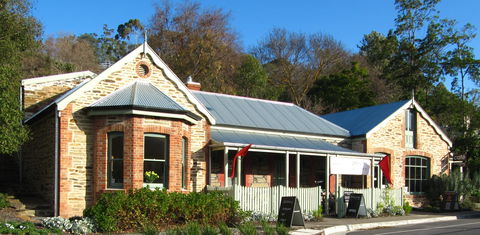Emprades Vintage + Design - Accommodation Brisbane 0