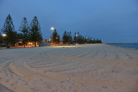 Altona Beach - Accommodation Brisbane 1