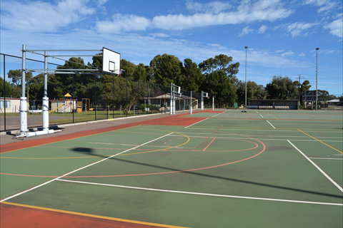 Cleve Sporting Facilities - Accommodation Brisbane 0