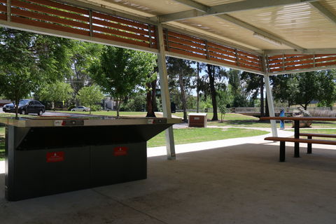 Les Stone Park - Accommodation Brisbane 2