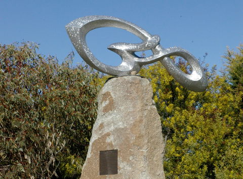 The Glen And Southern Cross Constellation Sculptures - Accommodation Brisbane 0