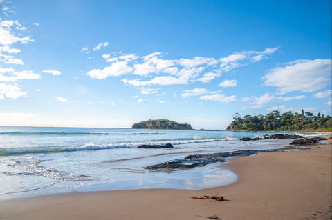 Tomakin - Accommodation Brisbane 0