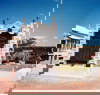 Gayndah War Memorial - Accommodation Brisbane