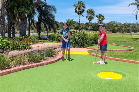 Port Macquarie Driving Range And Mini Golf - Accommodation Brisbane 2