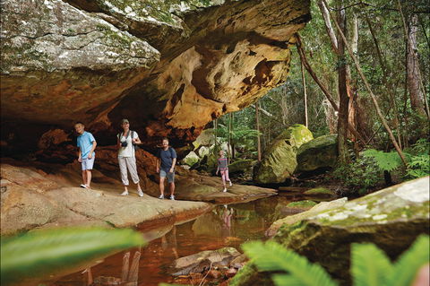 The Burnett Circle - Accommodation Brisbane 0