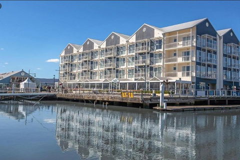 3.5 Hours Walking Guided Tour Of Launceston Highlights - Accommodation Brisbane 2