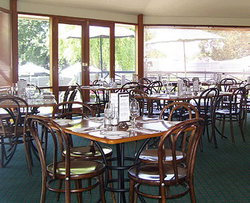 Oakbank Hotel - Accommodation Brisbane 1