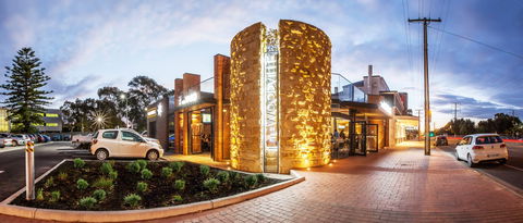 Woodville Hotel - Accommodation Brisbane 1