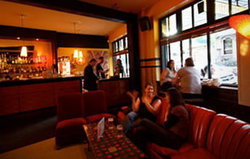 Darlo Bar - Accommodation Brisbane 3