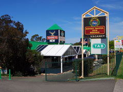 Oaks Hotel - Accommodation Brisbane 1