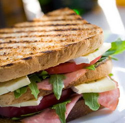 Melton Hotel - Accommodation Brisbane 1