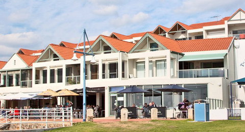 Emmas On The Boardwalk - Accommodation Brisbane 1