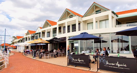 Emmas On The Boardwalk - Accommodation Brisbane 3