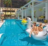 Pool Club - Accommodation Brisbane