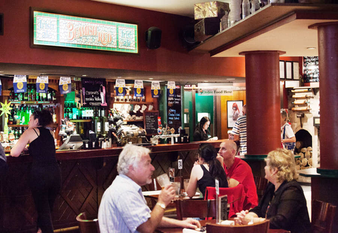 O'Malley's Irish Pub - Accommodation Brisbane 2
