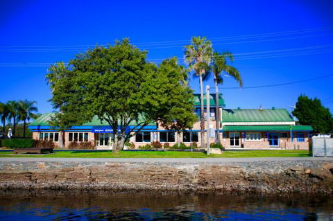 Tea Gardens Hotel–Motel - Accommodation Brisbane 0