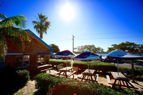 Tea Gardens Hotel–Motel - Accommodation Brisbane 1